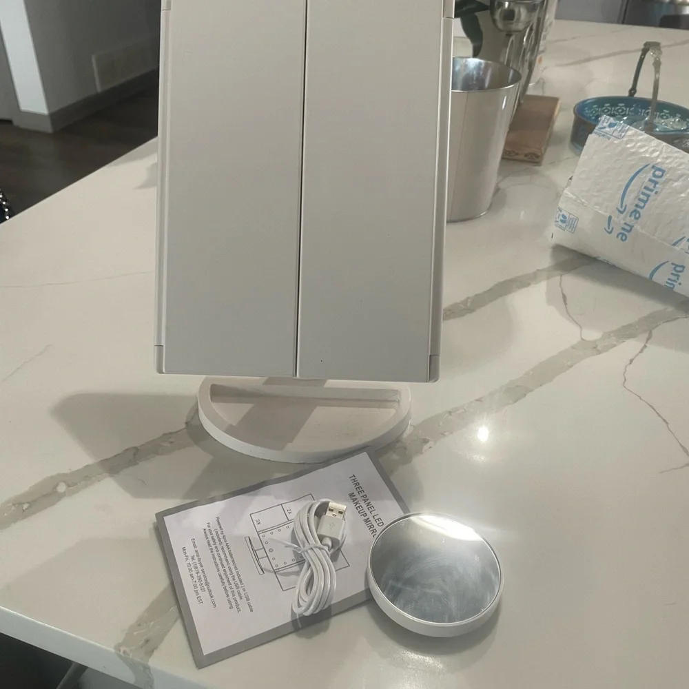 Makeup Vanity Mirror - Picture 5 of 5